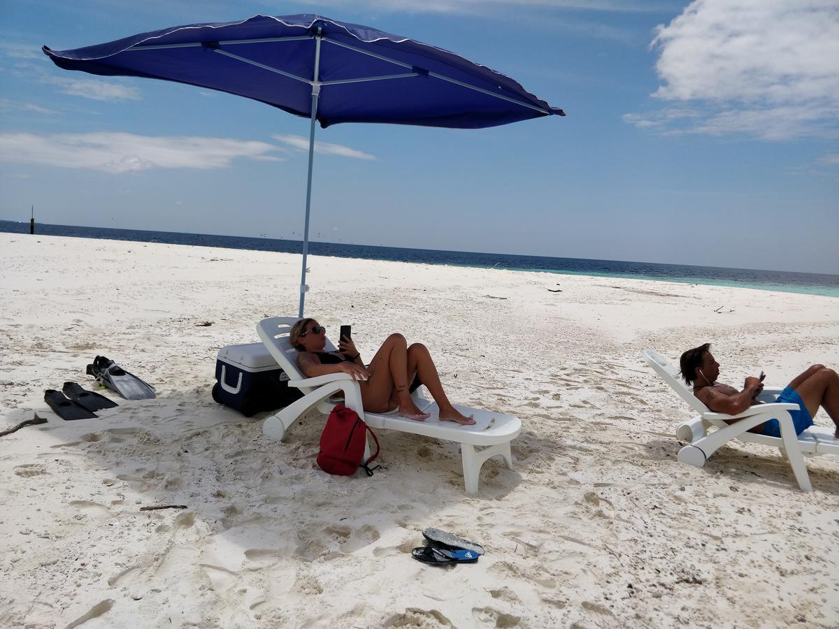 Hotel Island Guest Maamendhoo Esterno foto
